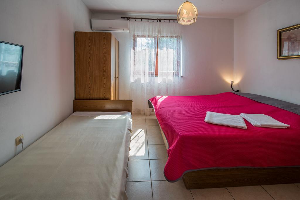 Apartments Jurina 2 Krk Town Extérieur photo